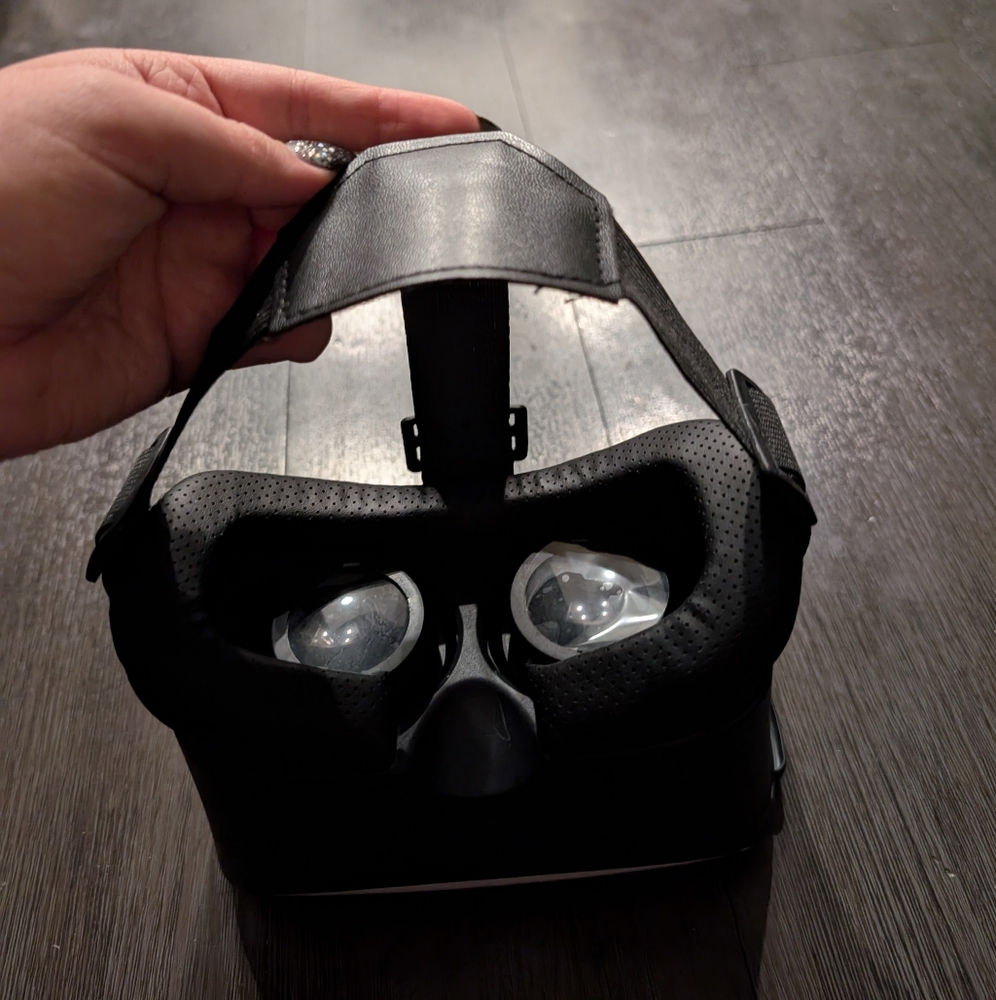 VR Box headset/glasses - Picture 2 of 3
